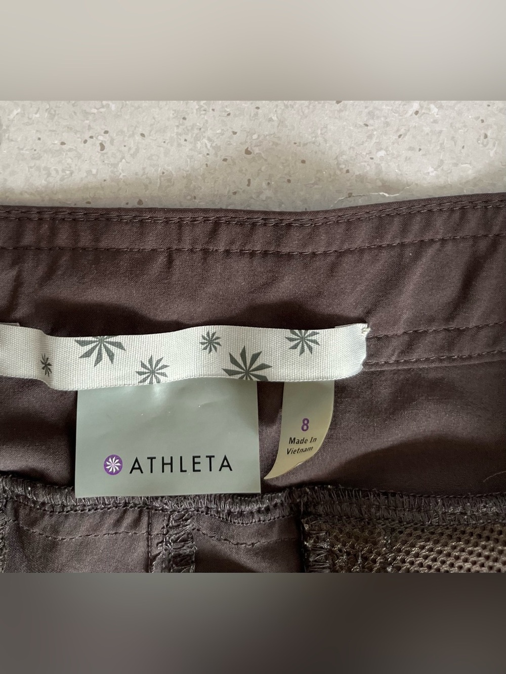 Athleta Costa Short Women’s 8 Brown Featherweight Stretch Hiking Travel Outdoor - Picture 7 of 10